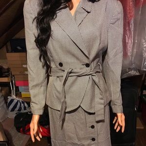 Women’s Boutique Europa Size 8 Skirt Suit